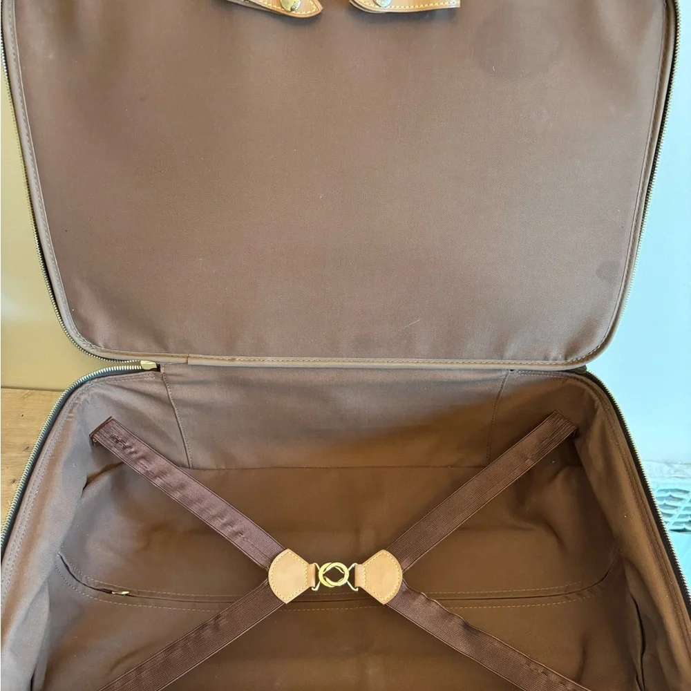 Authentic Louis Vuitton pegase 55 monogram - Picture 8 of 9